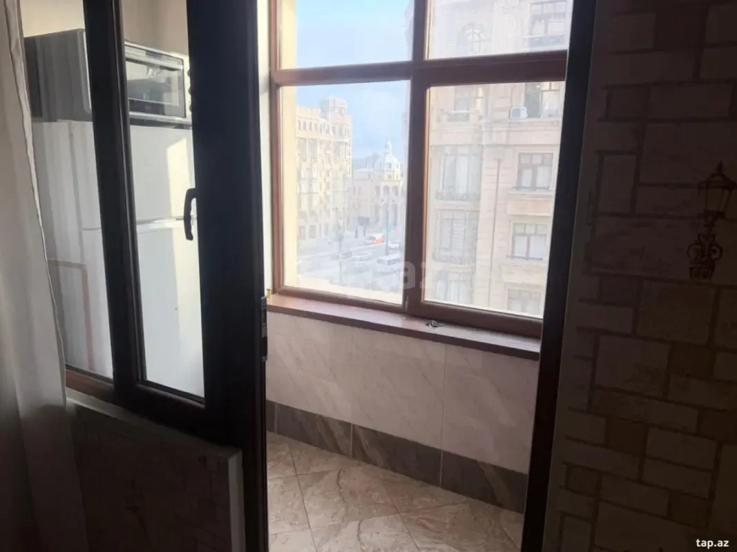Kirayə verilir 2 otaqlı yeni tikili 79 m²
