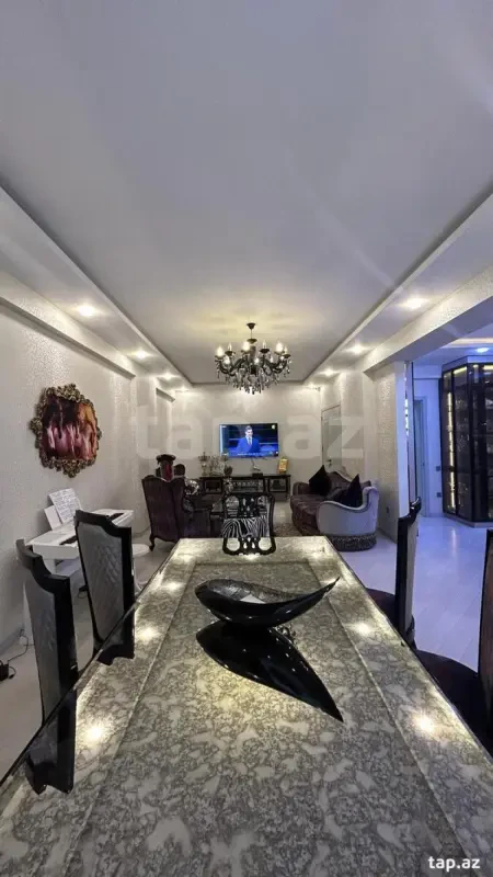 Kirayə verilir 3 otaqlı yeni tikili 200 m²