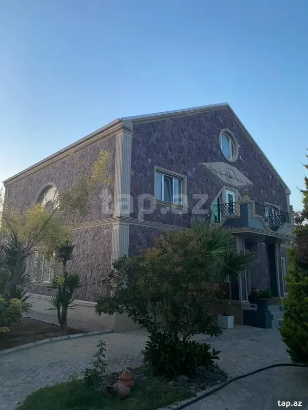 Kirayə verilir 6 otaqlı həyət evi 250 m²
