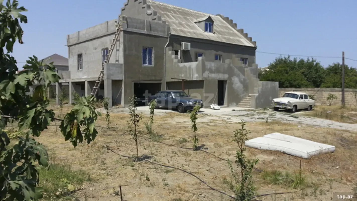Satılır 7 otaqlı həyət evi 600 m²
