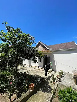 Satılır 4 otaqlı həyət evi 130 m² — Bakı 4 otaq 130.00 m²