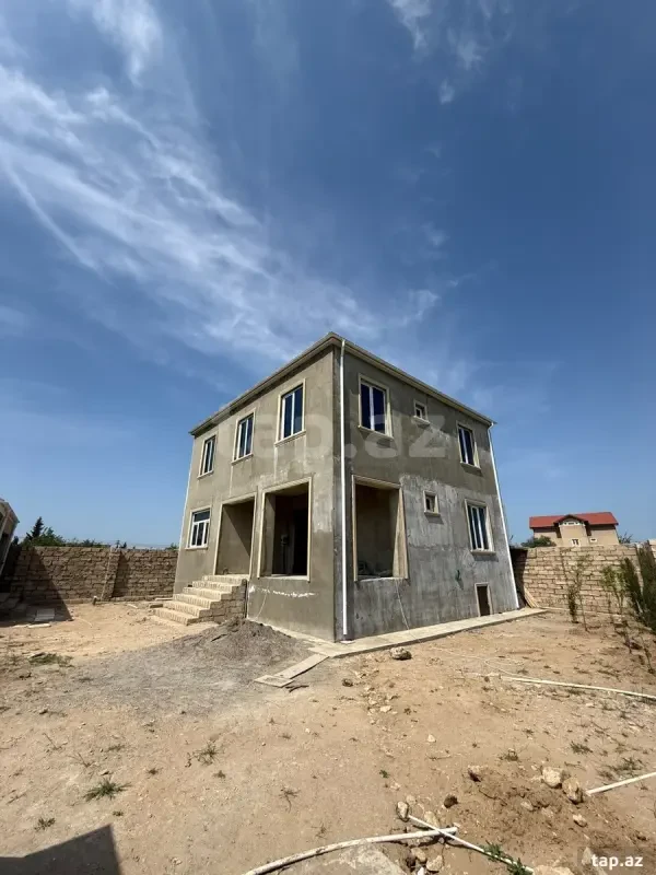 Satılır 6 otaqlı həyət evi 220 m²