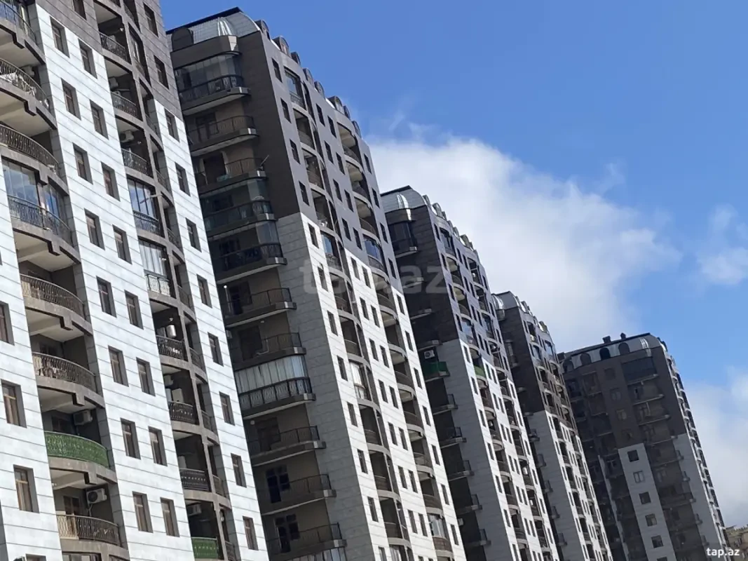 Satılır 2 otaqlı yeni tikili 90 m²