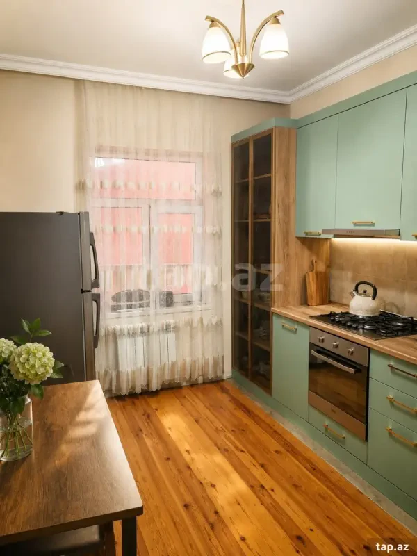 Satılır 5 otaqlı həyət evi 250 m²