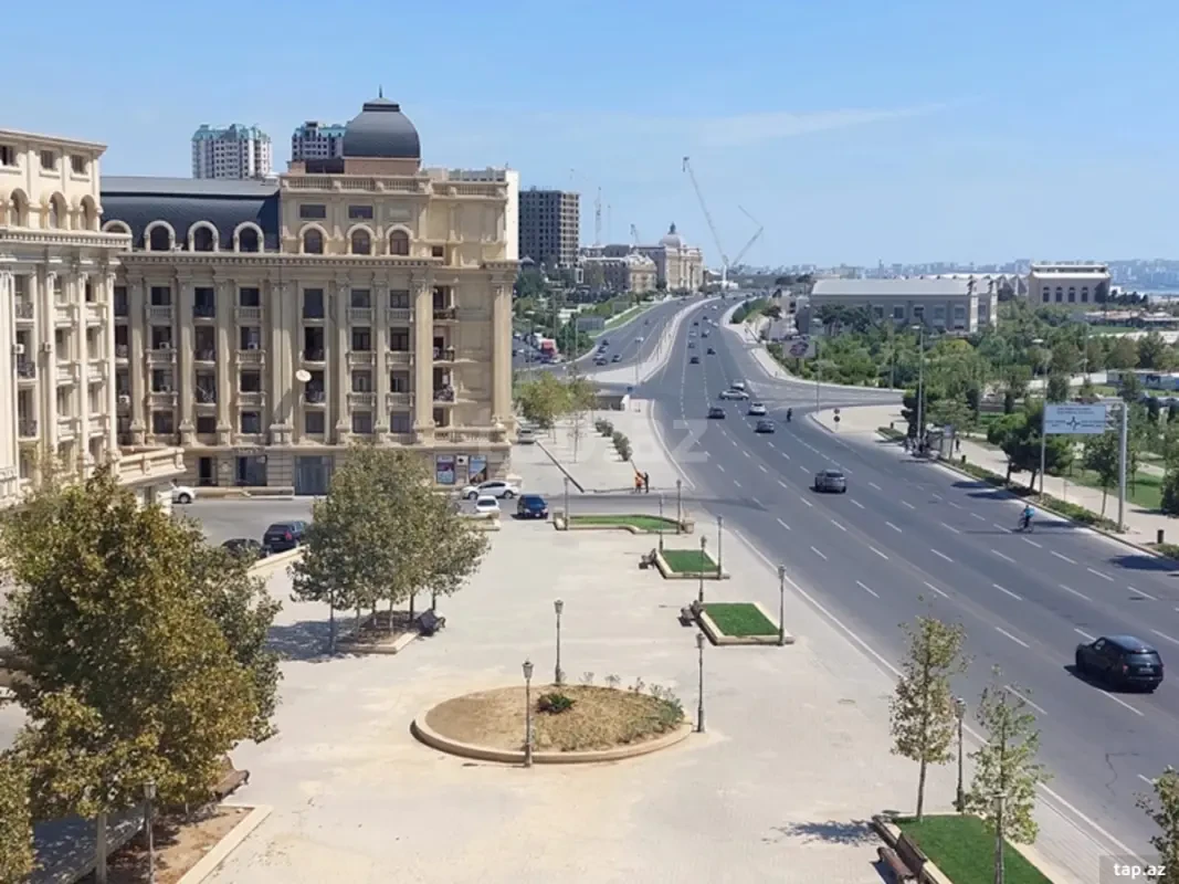 Kirayə verilir 5 otaqlı yeni tikili 240 m²