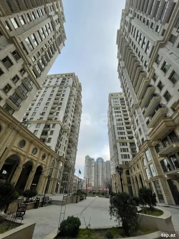 Kirayə verilir 4 otaqlı yeni tikili 147 m²