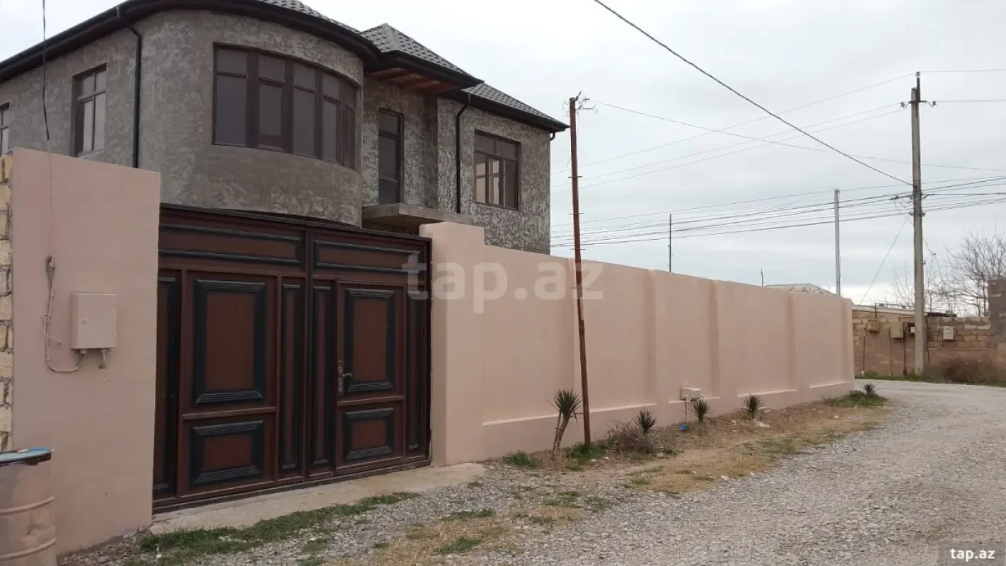 Satılır 6 otaqlı həyət evi 120 m²