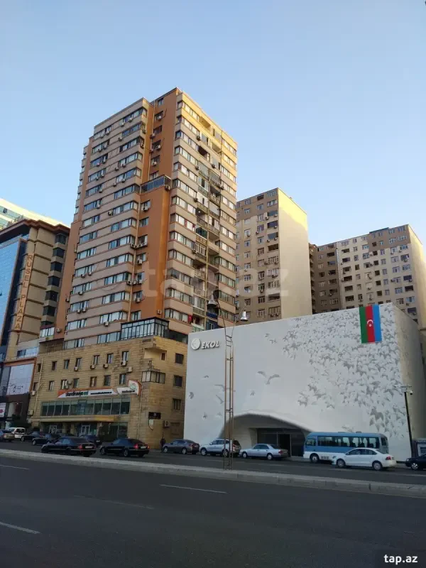 Satılır 4 otaqlı yeni tikili 187 m²
