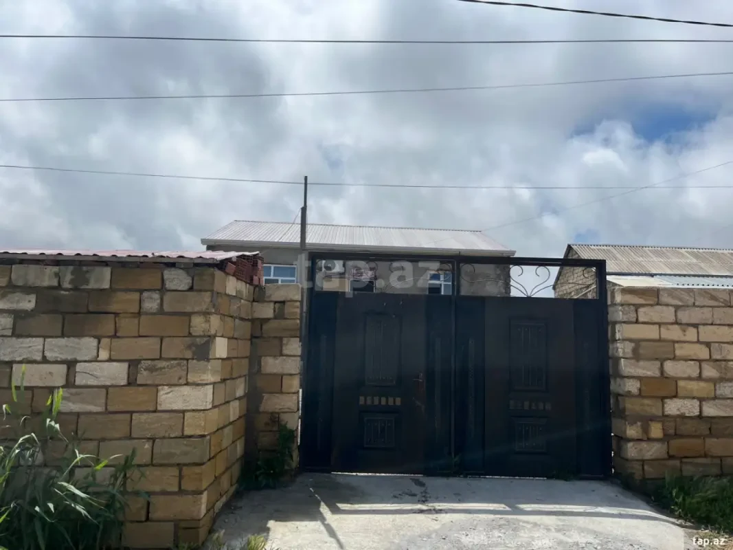 Satılır 5 otaqlı həyət evi 200 m²