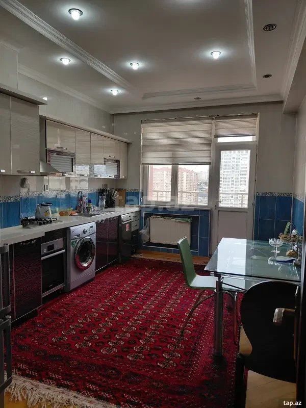 Satılır 3 otaqlı yeni tikili 150 m²