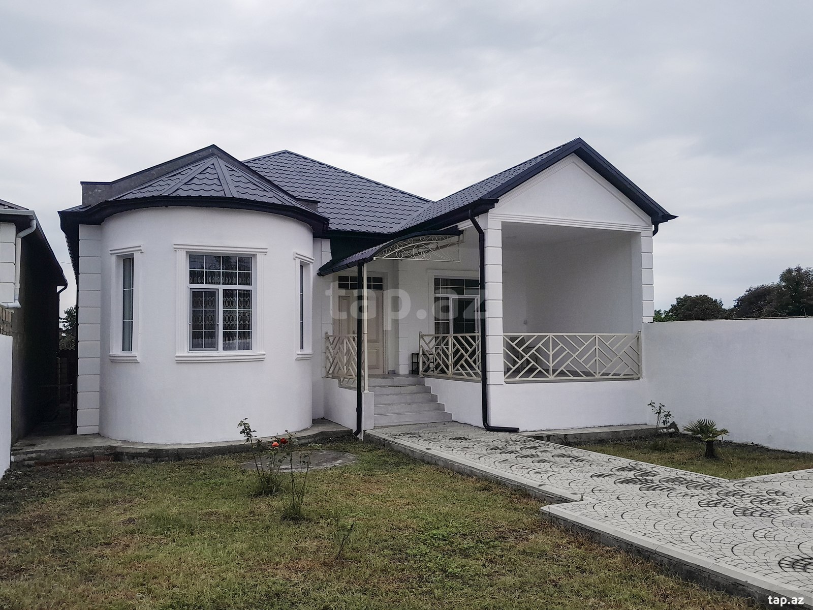 Satılır 4 otaqlı həyət evi 140 m²