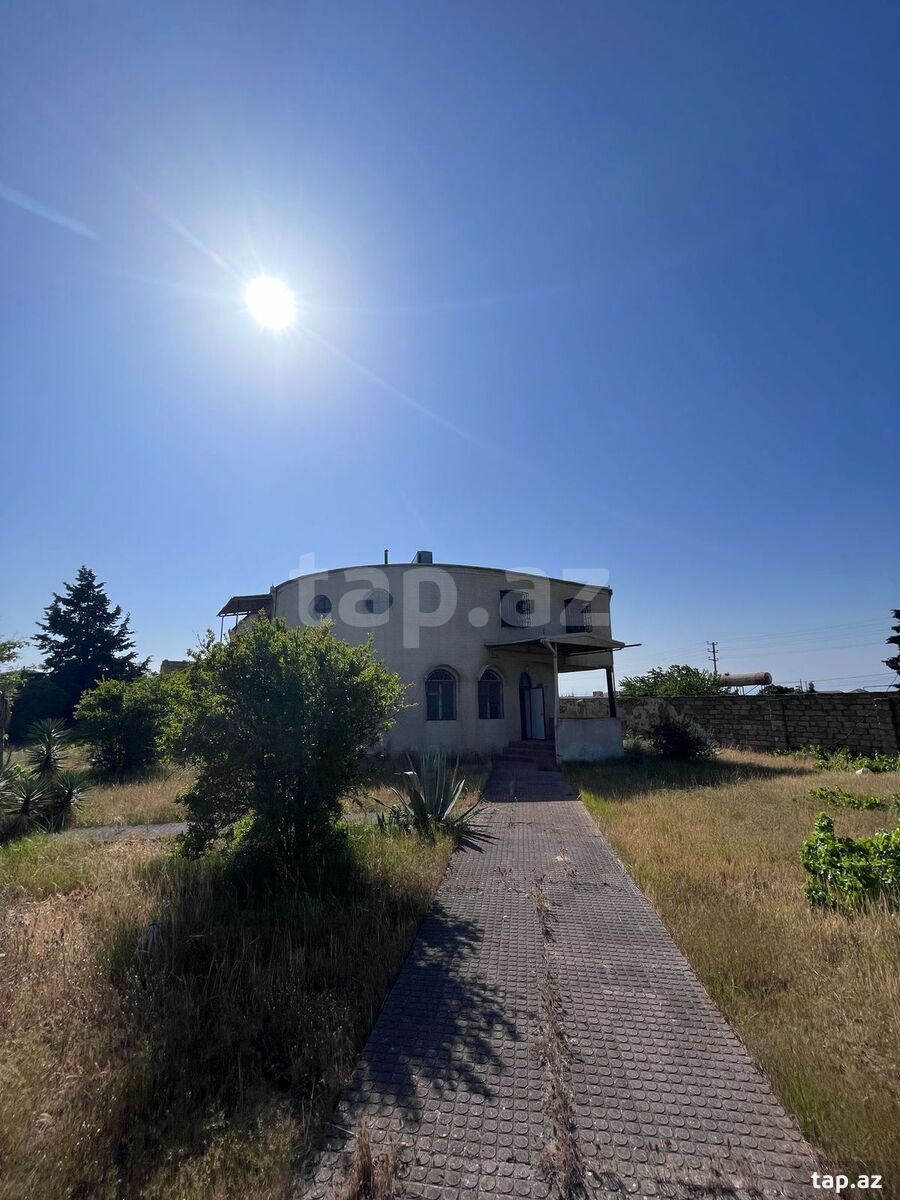 Satılır 7 otaqlı həyət evi 369 m²