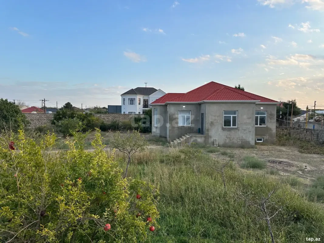 Satılır 10 otaqlı həyət evi 280 m²