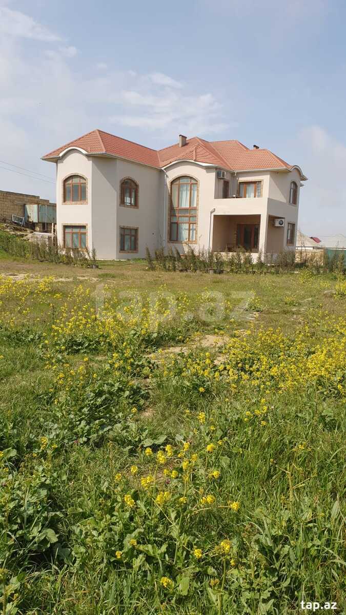 Satılır 6 otaqlı həyət evi 400 m²