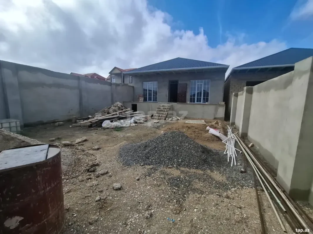 Satılır 5 otaqlı həyət evi 136 m²