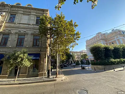 Kirayə verilir 3 otaqlı mənzil 100 m² — Bakı 3 otaq 100.00 m²