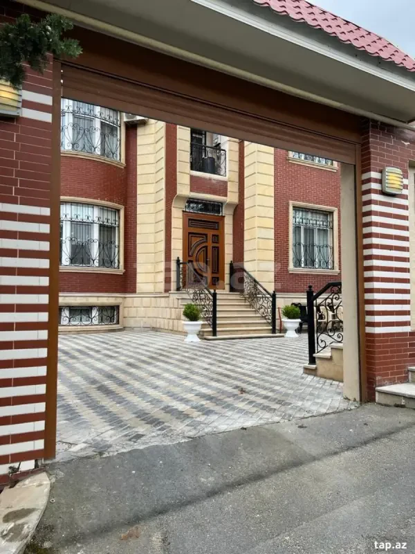 Kirayə verilir 10 otaqlı həyət evi 350 m²