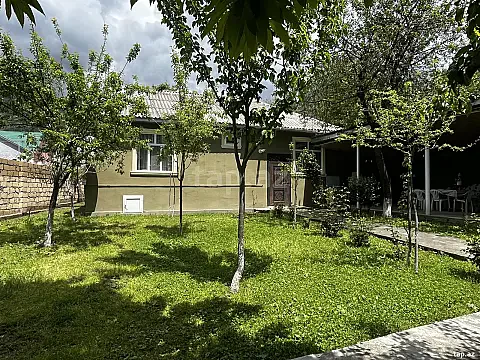 Kirayə verilir 4 otaqlı həyət evi 75 m² — Qəbələ 4 otaq 75.00 m²