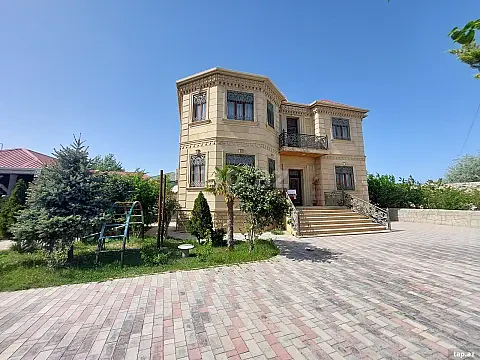 Satılır 6 otaqlı həyət evi 300 m² — Bakı 6 otaq 300.00 m²