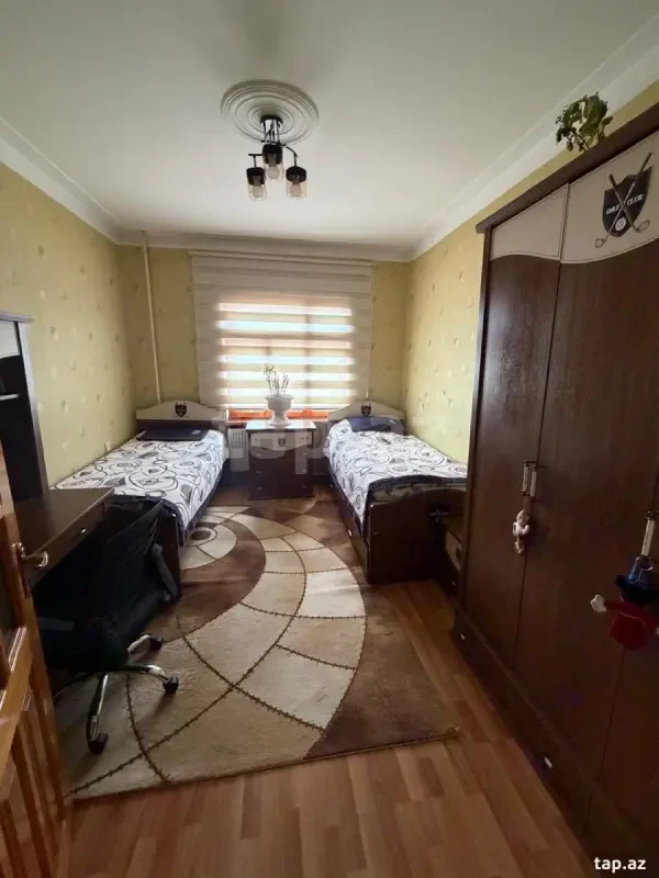 Satılır 5 otaqlı mənzil 110 m²