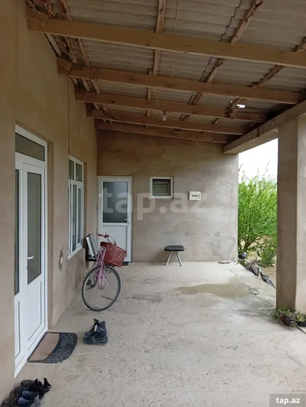 Satılır 5 otaqlı həyət evi 1200 m²