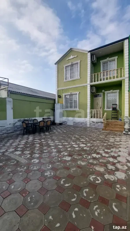 Satılır 4 otaqlı həyət evi 150 m²
