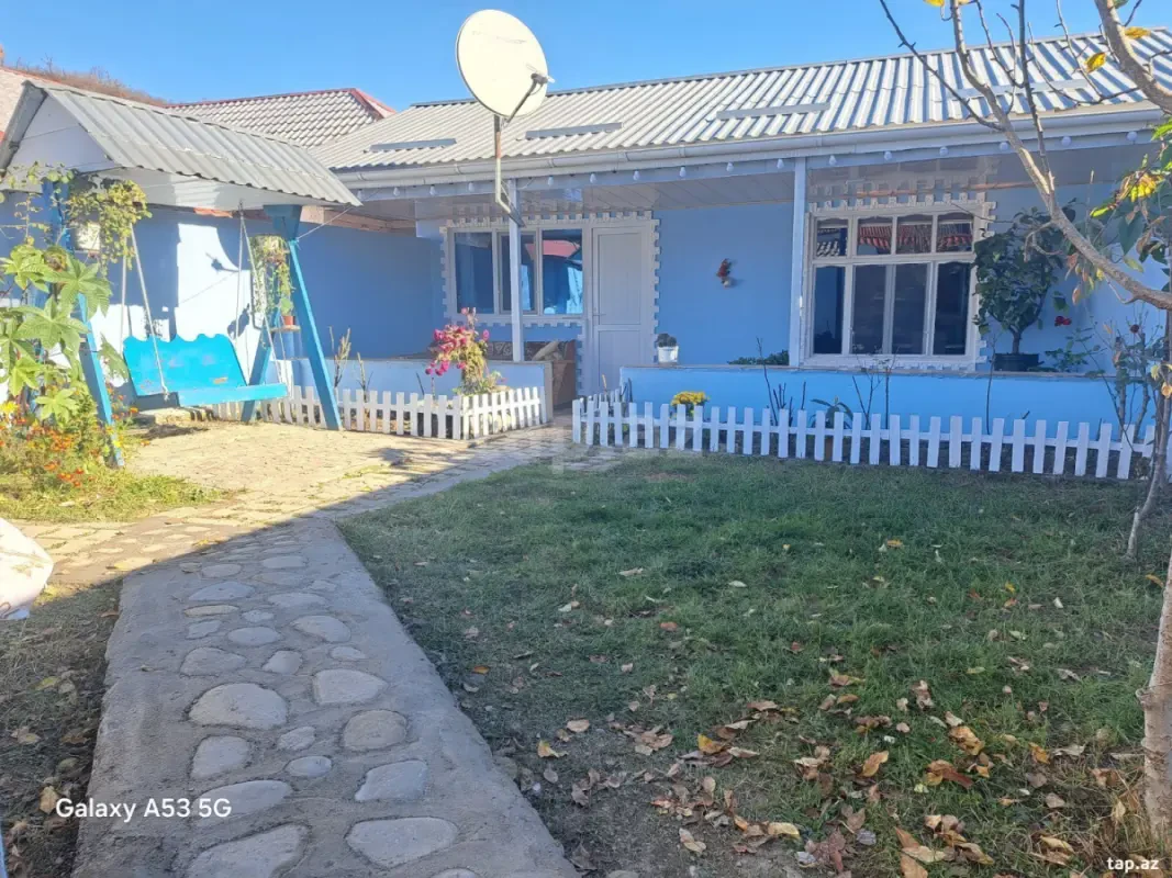 Kirayə verilir 2 otaqlı həyət evi 100 m²