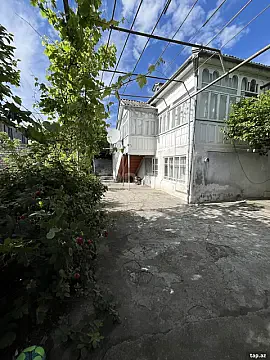 Satılır 8 otaqlı həyət evi 300 m² — Xaçmaz 8 otaq 300.00 m²