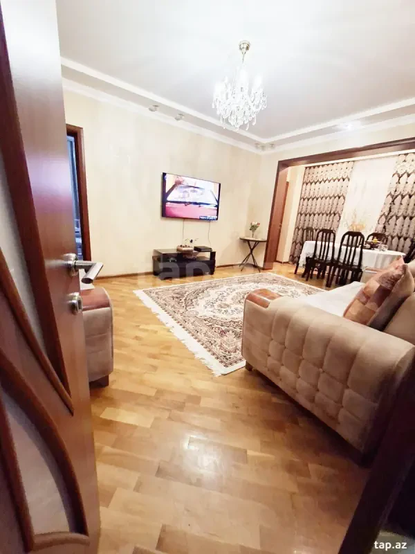 Satılır 4 otaqlı mənzil 110 m²