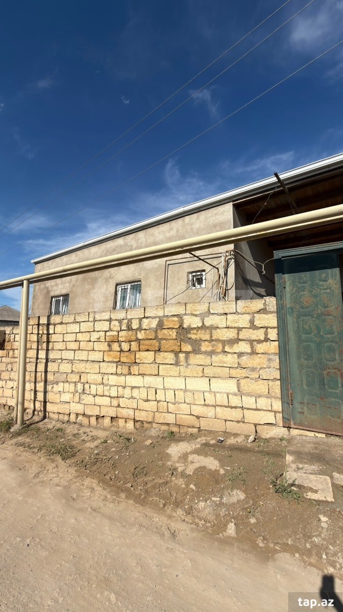 Satılır 4 otaqlı həyət evi 100 m²