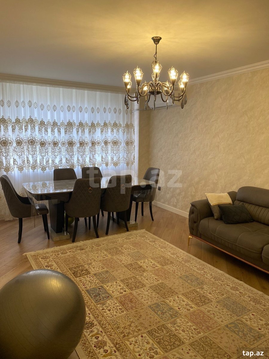 Satılır 4 otaqlı mənzil 85 m²