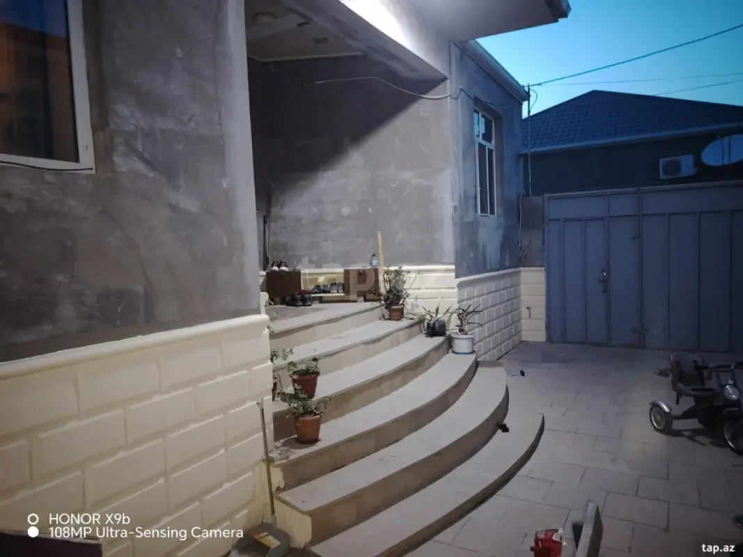 Satılır 3 otaqlı həyət evi 100 m²