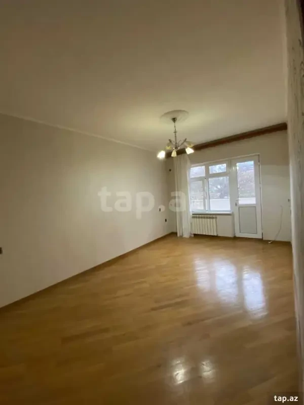 Satılır 3 otaqlı mənzil 82 m²