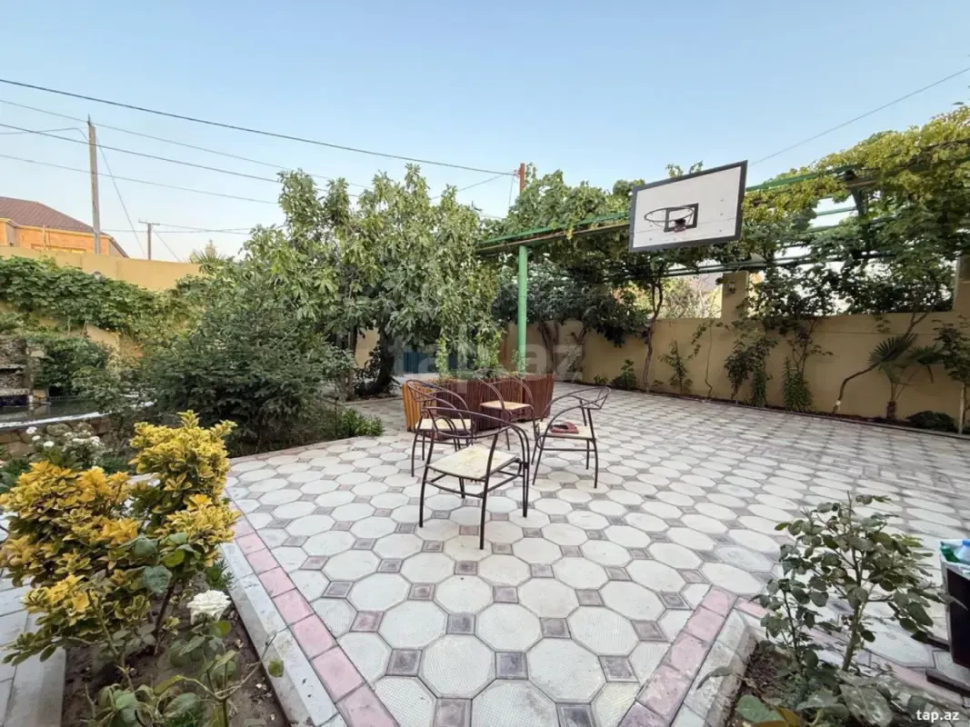 Satılır 4 otaqlı həyət evi 185 m²