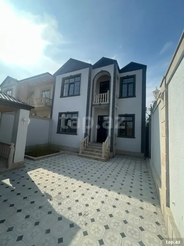 Satılır 5 otaqlı həyət evi 200 m²