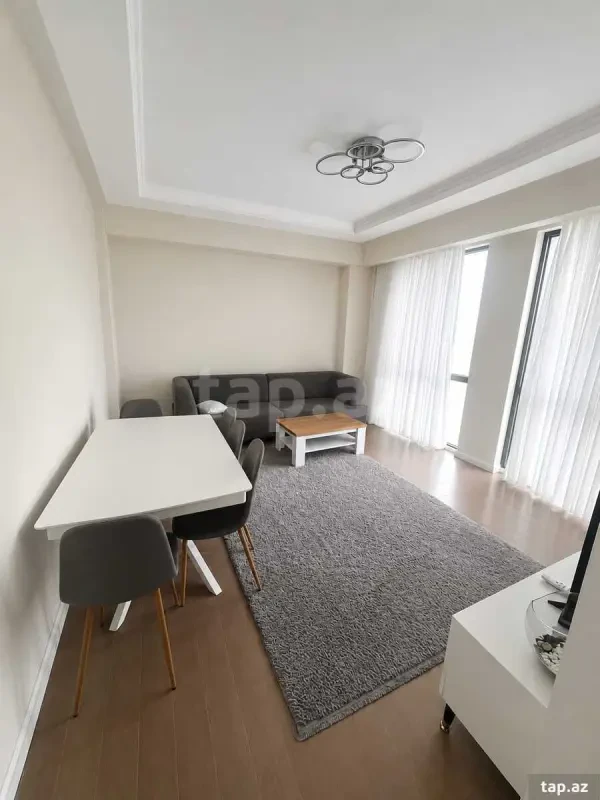 Kirayə verilir 3 otaqlı yeni tikili 90 m²