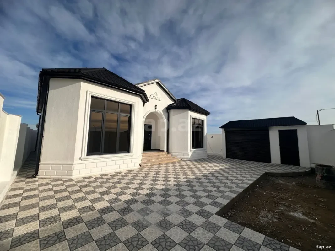 Satılır 4 otaqlı həyət evi 140 m²
