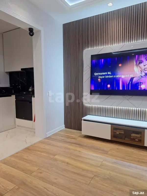 Kirayə verilir 4 otaqlı yeni tikili 80 m²