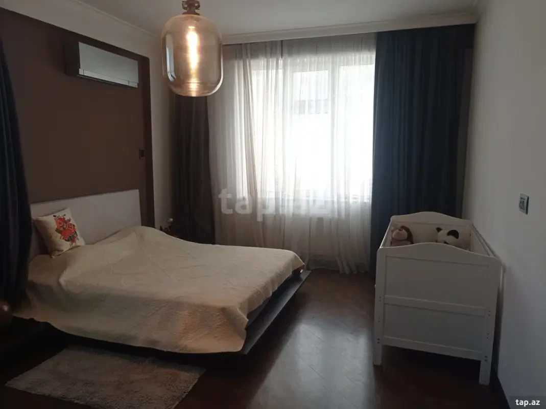 Kirayə verilir 3 otaqlı yeni tikili 130 m²