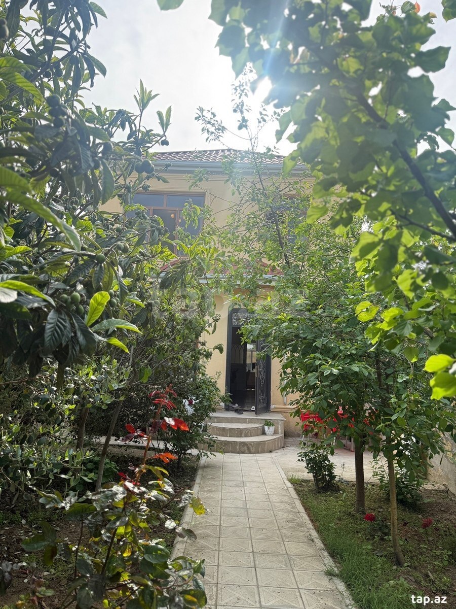 Satılır 5 otaqlı həyət evi 132 m²