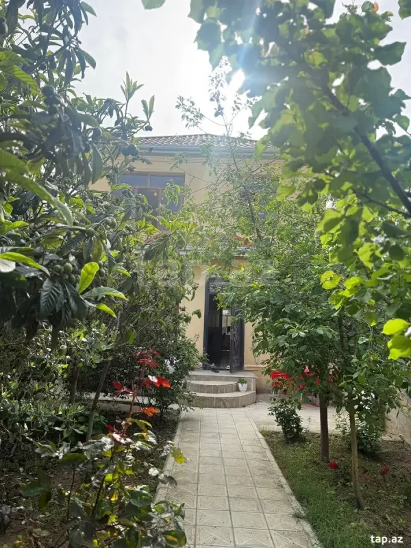 Satılır 5 otaqlı həyət evi 132 m²