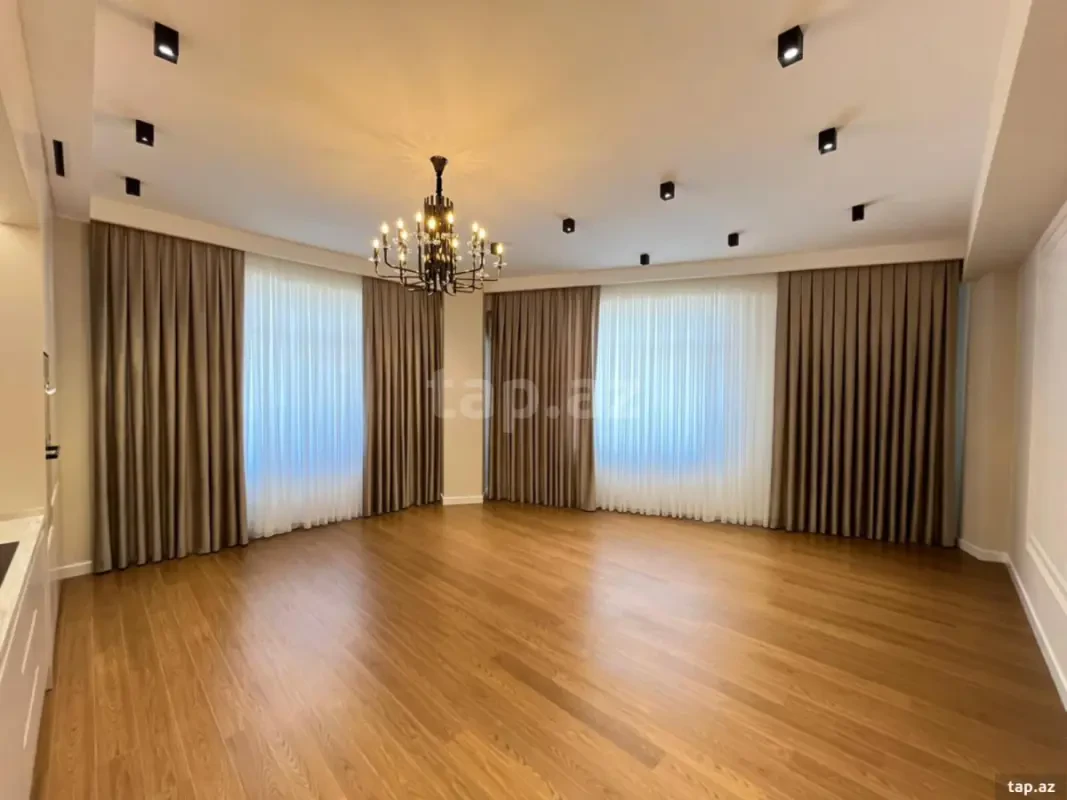 Satılır 4 otaqlı yeni tikili 153 m²