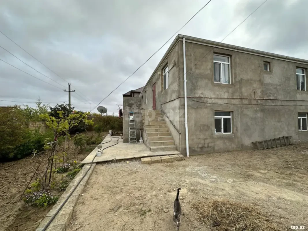 Satılır 5 otaqlı həyət evi 230 m²