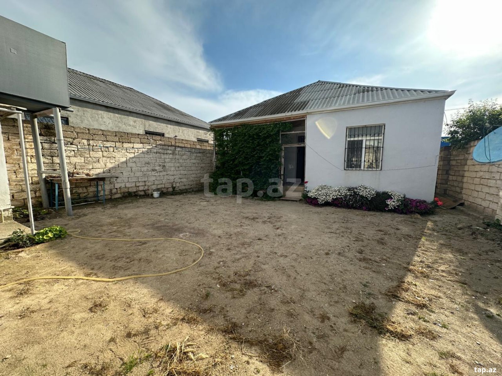 Satılır 3 otaqlı həyət evi 100 m²
