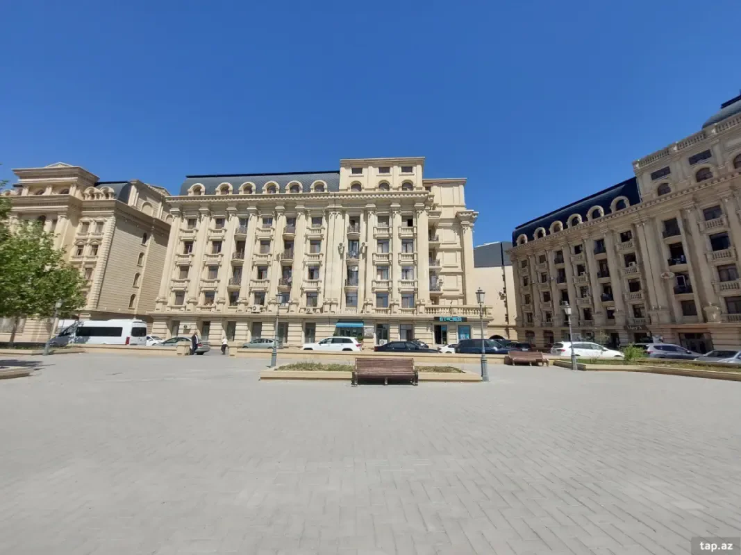 Satılır 3 otaqlı yeni tikili 133 m²