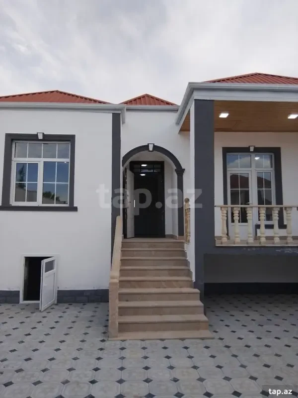 Satılır 4 otaqlı həyət evi 130 m²