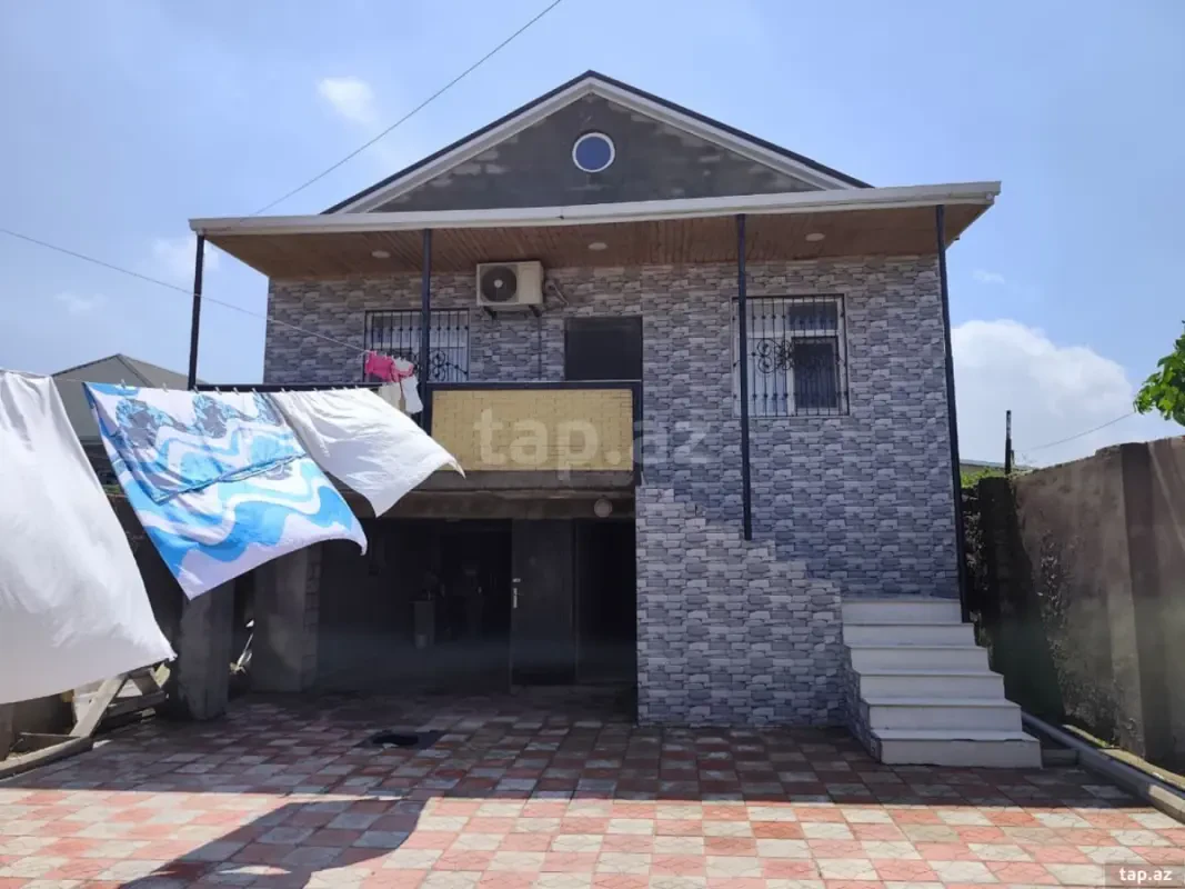 Satılır 5 otaqlı həyət evi 130 m²
