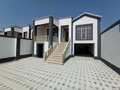 Satılır 3 otaqlı həyət evi 100 m² — Bakı 3 otaq 100.00 m²