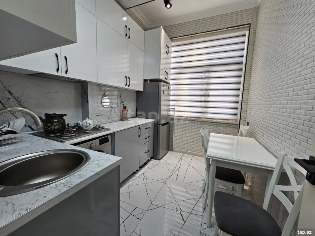Satılır 3 otaqlı yeni tikili 80 m²