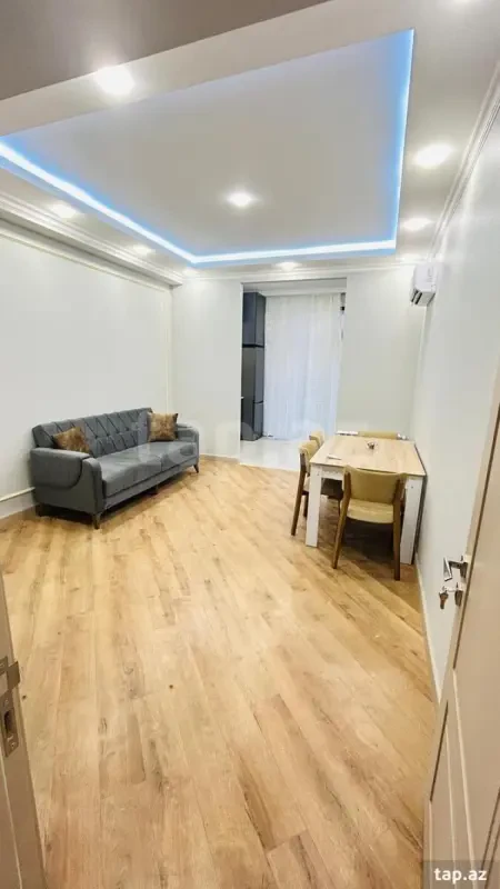 Kirayə verilir 2 otaqlı yeni tikili 70 m²